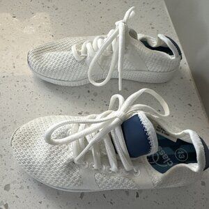 Kids White Mesh Lace Up Sneakers Size 13
